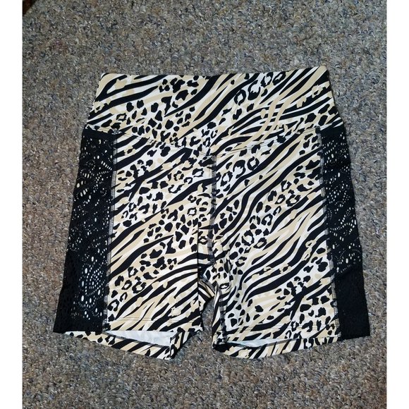 Victoria Secret Ultimate Biker Shorts Size L - Picture 1 of 4